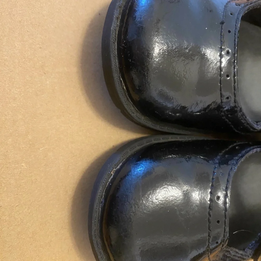 Used - Picture 2 of 3